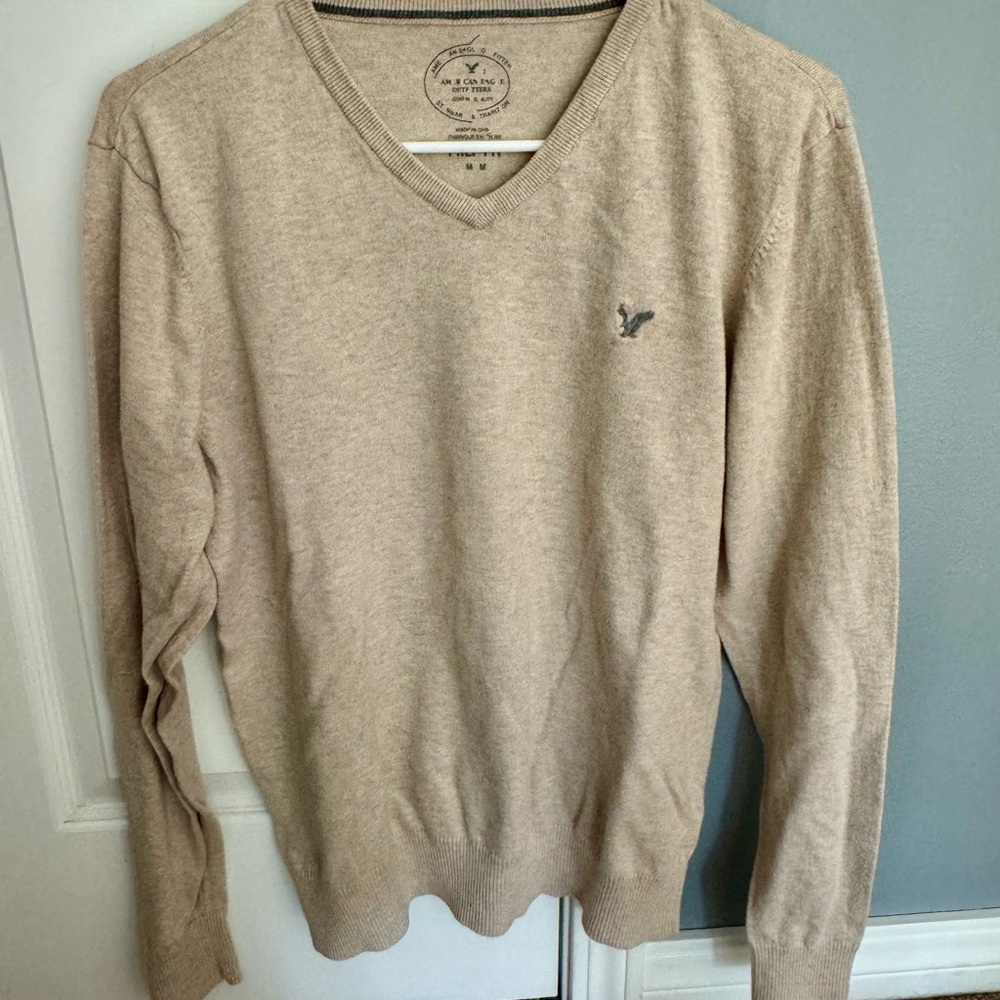 American Eagle Outfitters Tan V-Neck Sweater Classic Knit Size M